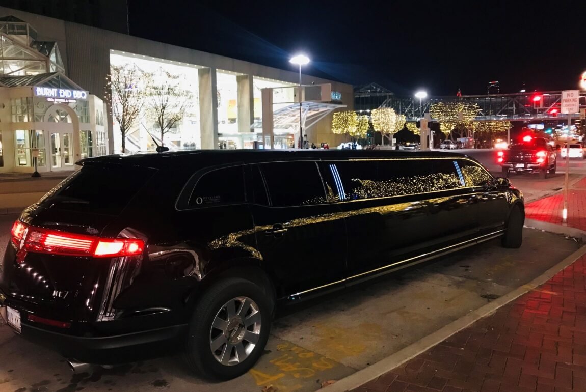 Want to Experience Washington, D.C. in Style with a Chauffeured Limo?