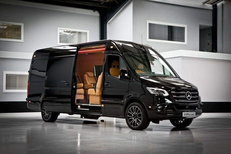 Coaches or Sprinter Vans: Which Is Best for DC Christmas Parties