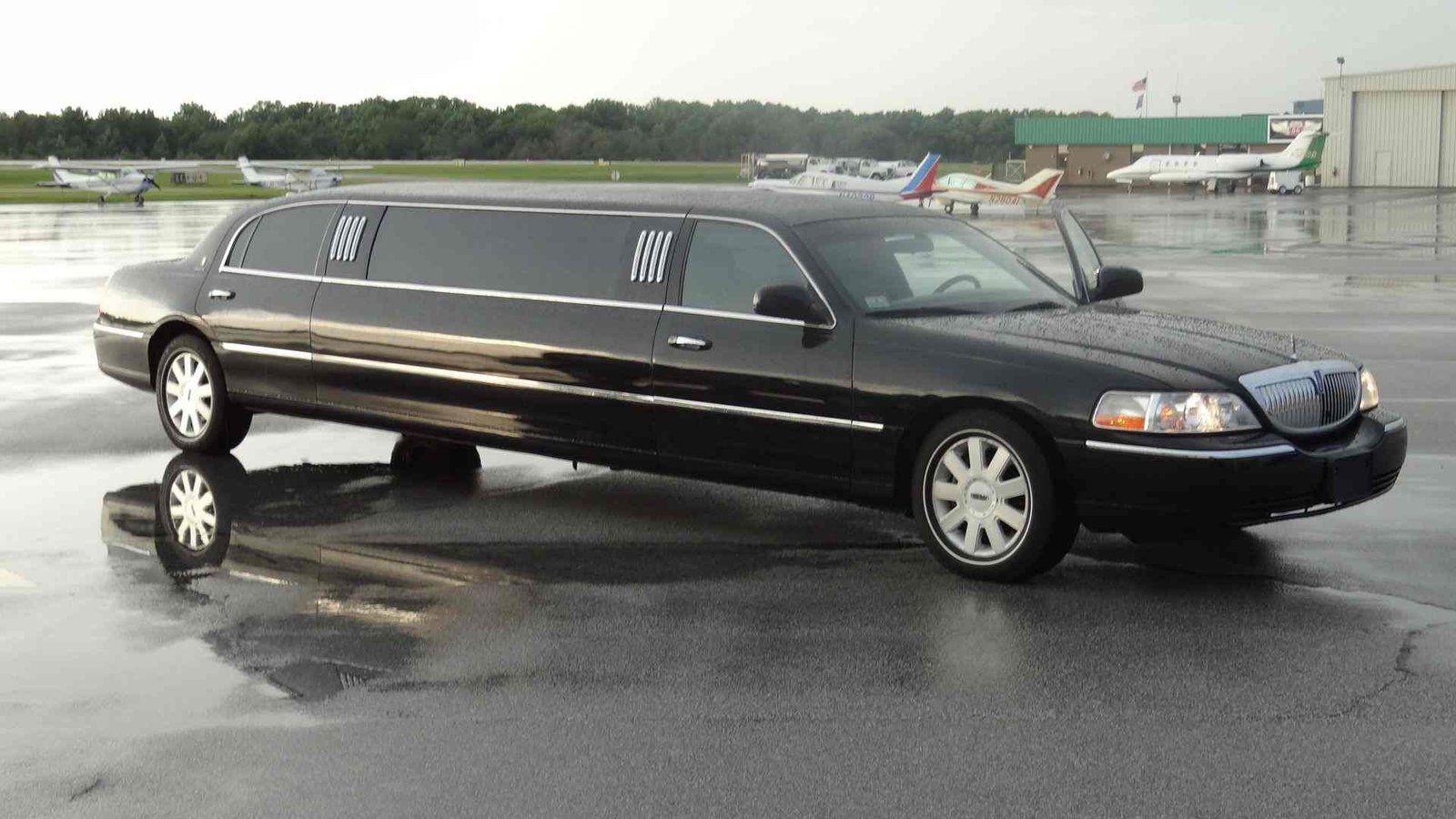 Limo Service Annapolis MD