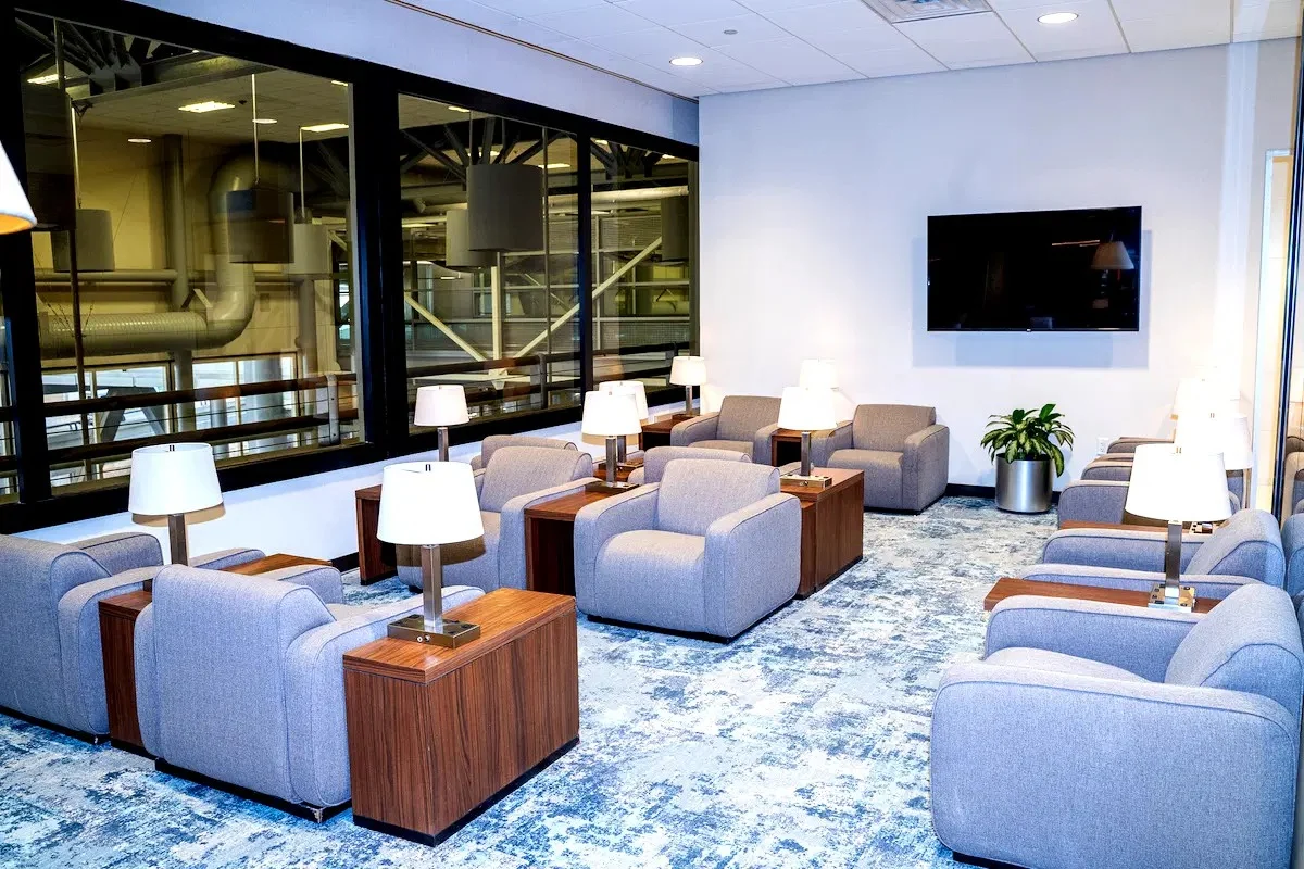Full Layout of IAH Airport Lounges: A 2026 Business Traveler Guide