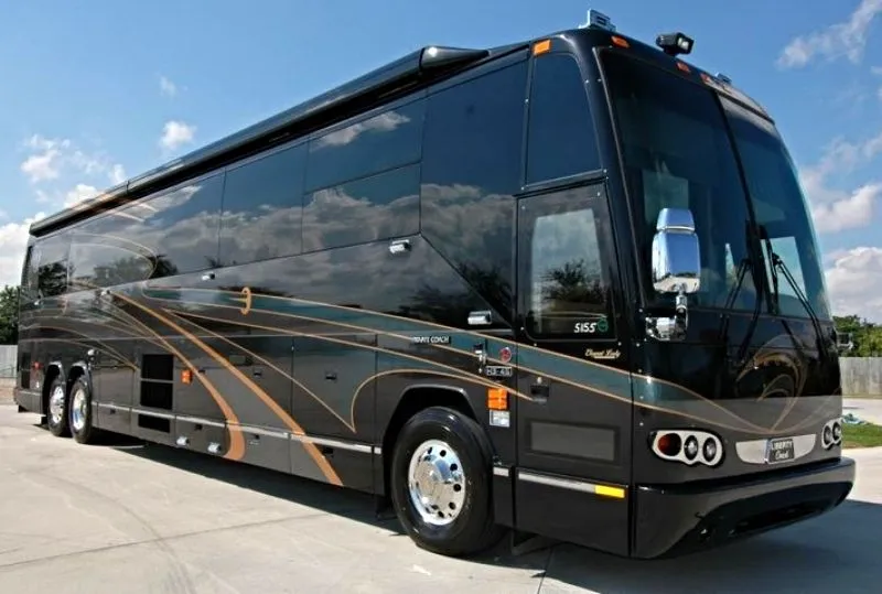 Complete Guide to Motor Coaches: Size, Seating & Costs