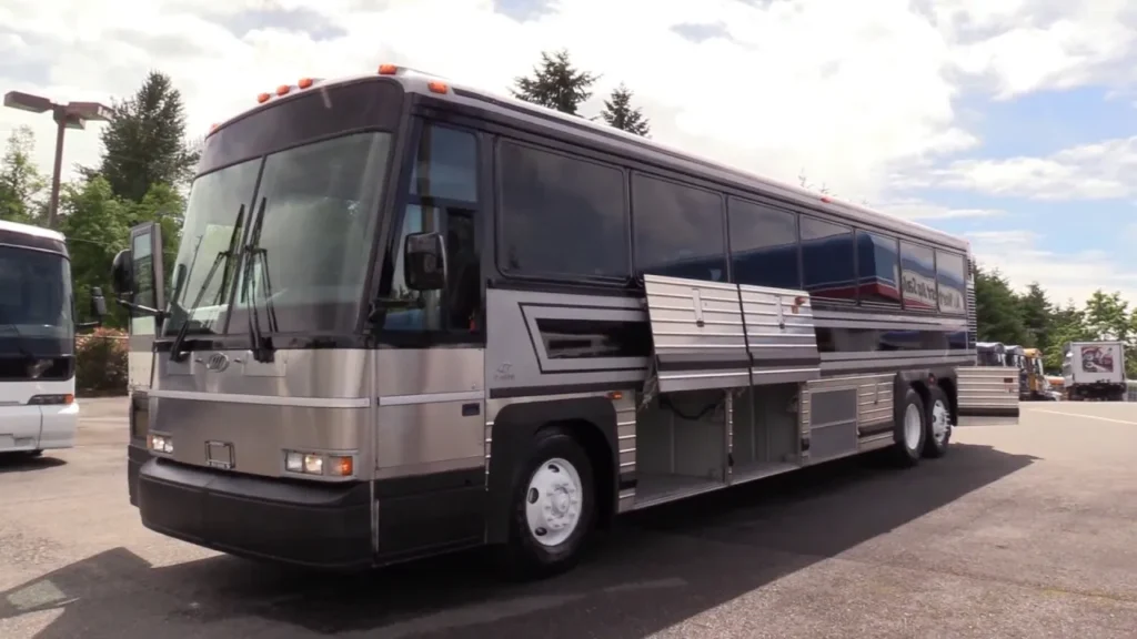 Complete Guide to Motor Coaches